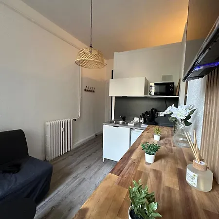 Апартаменты Cosy En Face De La Gare Sncf *