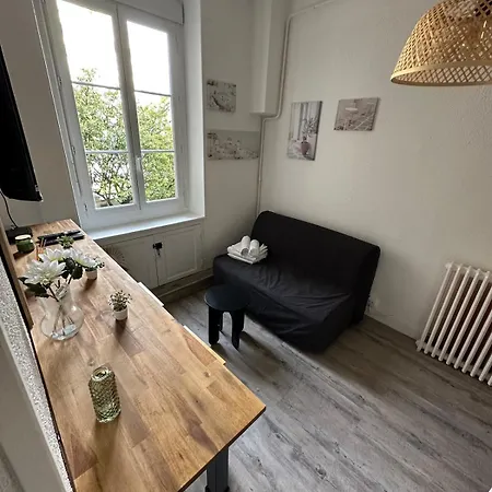 Cosy En Face De La Gare Sncf 公寓